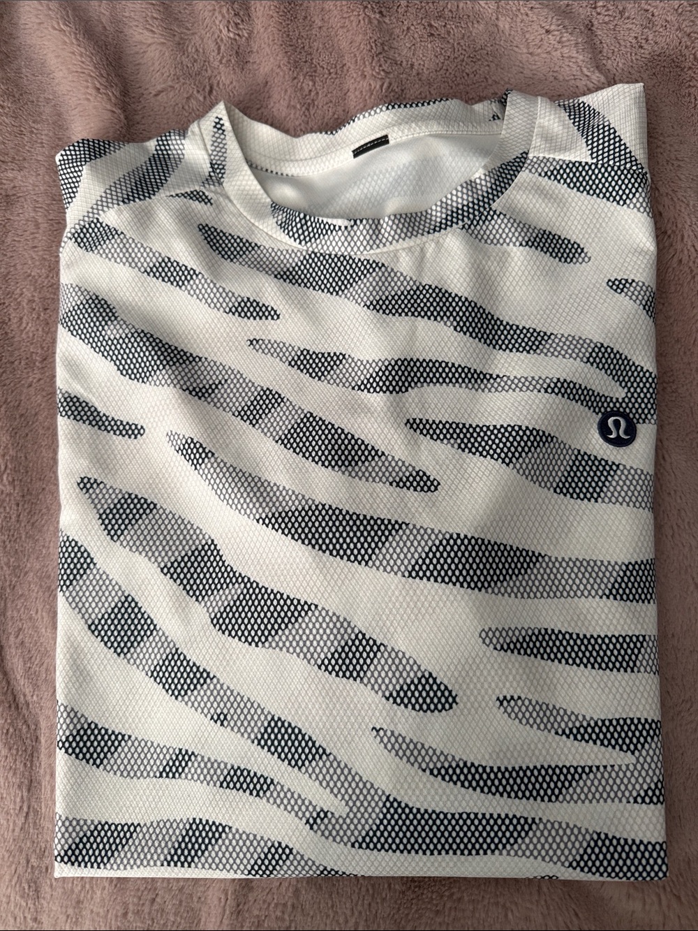 lululemon athletica Men’s White and Navy Tennis Tee (Performance material)